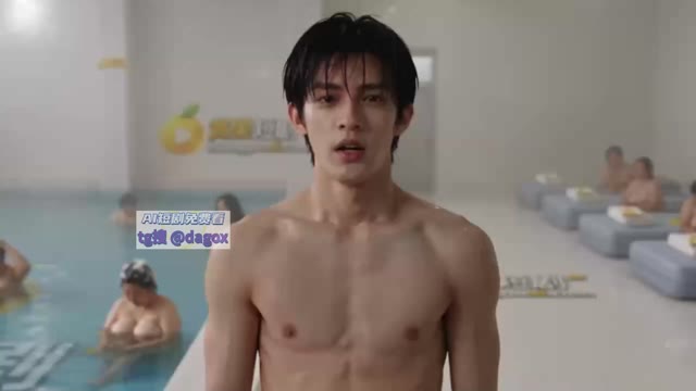 女澡堂里的搓澡工