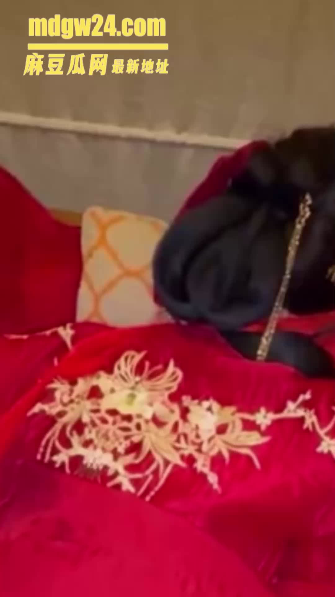 张帅何奇颖裸婚请帖彻底炸裂 全裸合影塞满请柬晒满揉奶后入淫照 传统婚礼直接变淫趴邀请函 | 麻豆瓜网｜麻豆传媒旗下的免费成人吃瓜黑料网