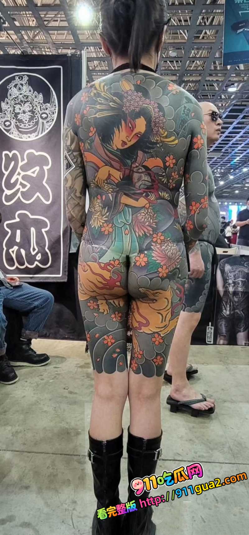 山东国际纹身展第六届开幕 多位通体美女现场大尺度纹身 照片4