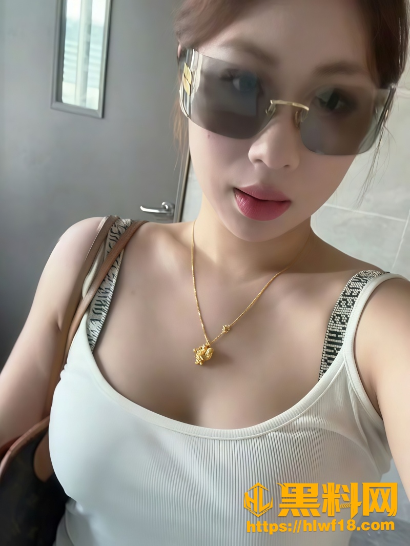 韵味少妇无套吞精视频  1