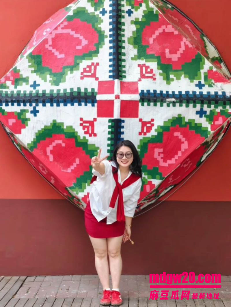 国产素人巨乳福利姬韩珠珠结婚上岸 反差骚妻办公室露出 揉奶视频流出