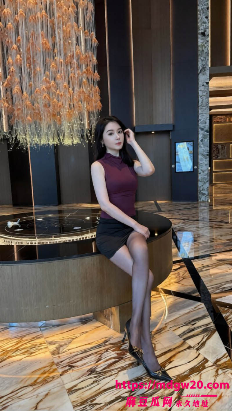 秀人网模特梦心玥私人定制写真福利 御姐风大尺度漏点付费套图流出