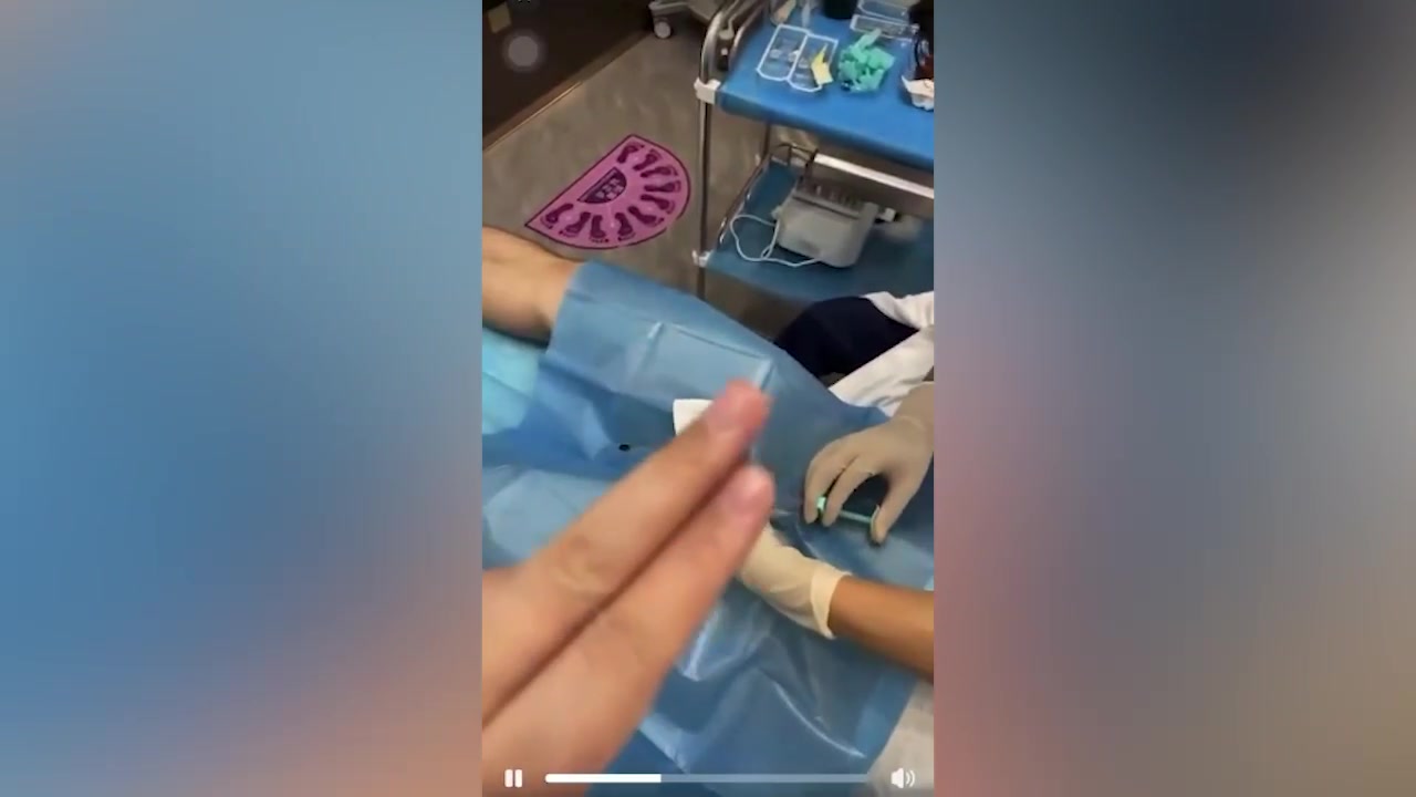 王鹤棣群聊黑料炸场 网传上海医院打玻尿酸增粗栓塞 当晚硬不起来次日发黑
