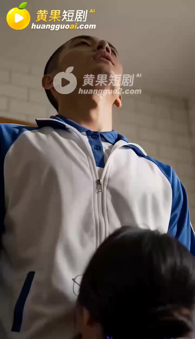 AI成人短剧 被同学强奸的巨乳妈妈 3-5 绝美身材母亲在校友家中遭遇背德肉欲释放