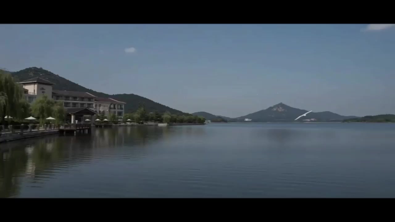 《少妇白洁》第23集，白洁和高校长感情渐入佳境，相约午后后山野战