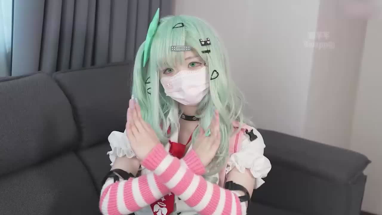 极品福利姬 芊芊穗/嫩小兔 彻底火出圈 白虎粉穴被狂插 玉足套弄反差拉满-黑料网