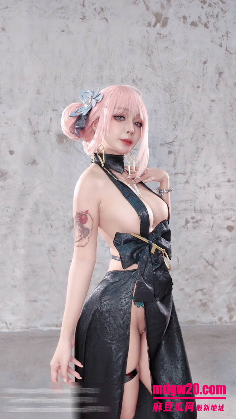 推特二次元福利姬 UmekoJ 情趣皮衣性感写真 鲍鱼肥嫩若隐若现美艳动人