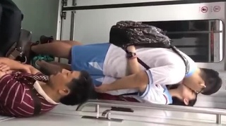 学生真的火气大 的封面