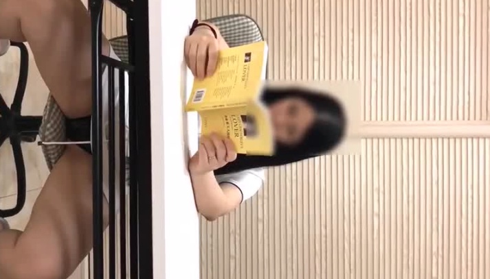 Áp phích cho 新玩法吗？带着跳蛋读书