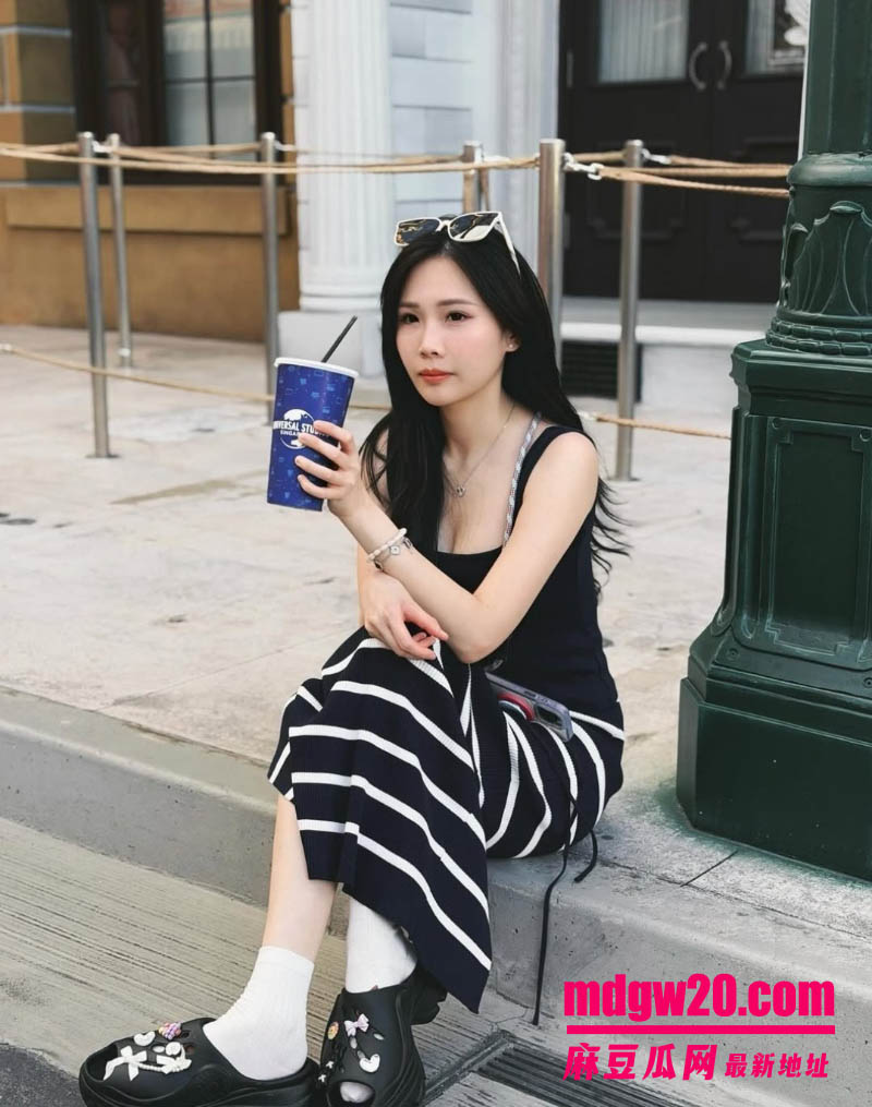 推特极品高颜值美容师 EvonneChung不雅视频流出 高颜值人妻被操得浪叫连连