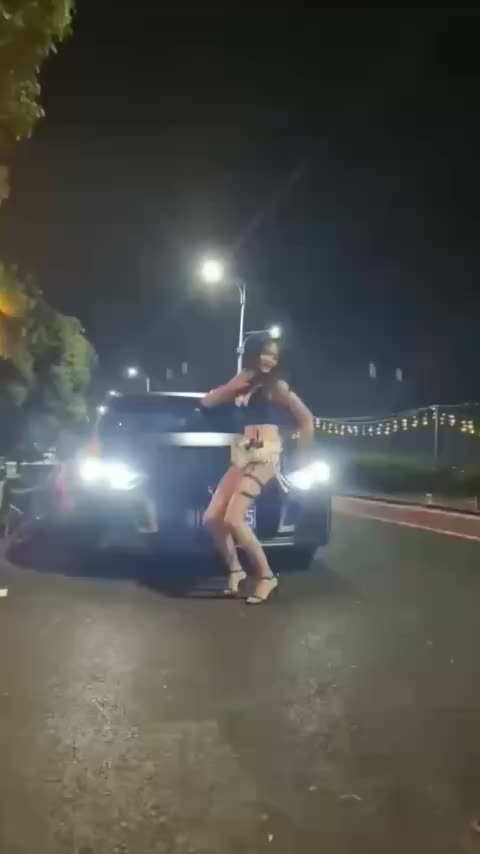 广东肇庆传祺车友会 骚鸡穿情趣制服 车前热舞魅力十足 疑似在勾引金主上前包养-黑料网