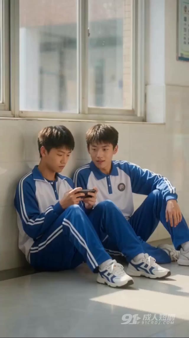 AI成人短剧 偷拍妈妈换游戏皮肤 1-2 少年受唆使偷拍母亲私密照释放欲望