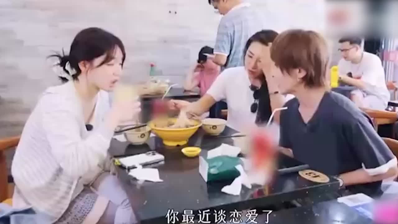 爵士舞女王 淡淡 官宣25岁男友Eddie隔夜就塌房 关注列表被扒涉大量成人内容 友人还拿她开黄腔 争议发酵后紧急删帖-黑料网