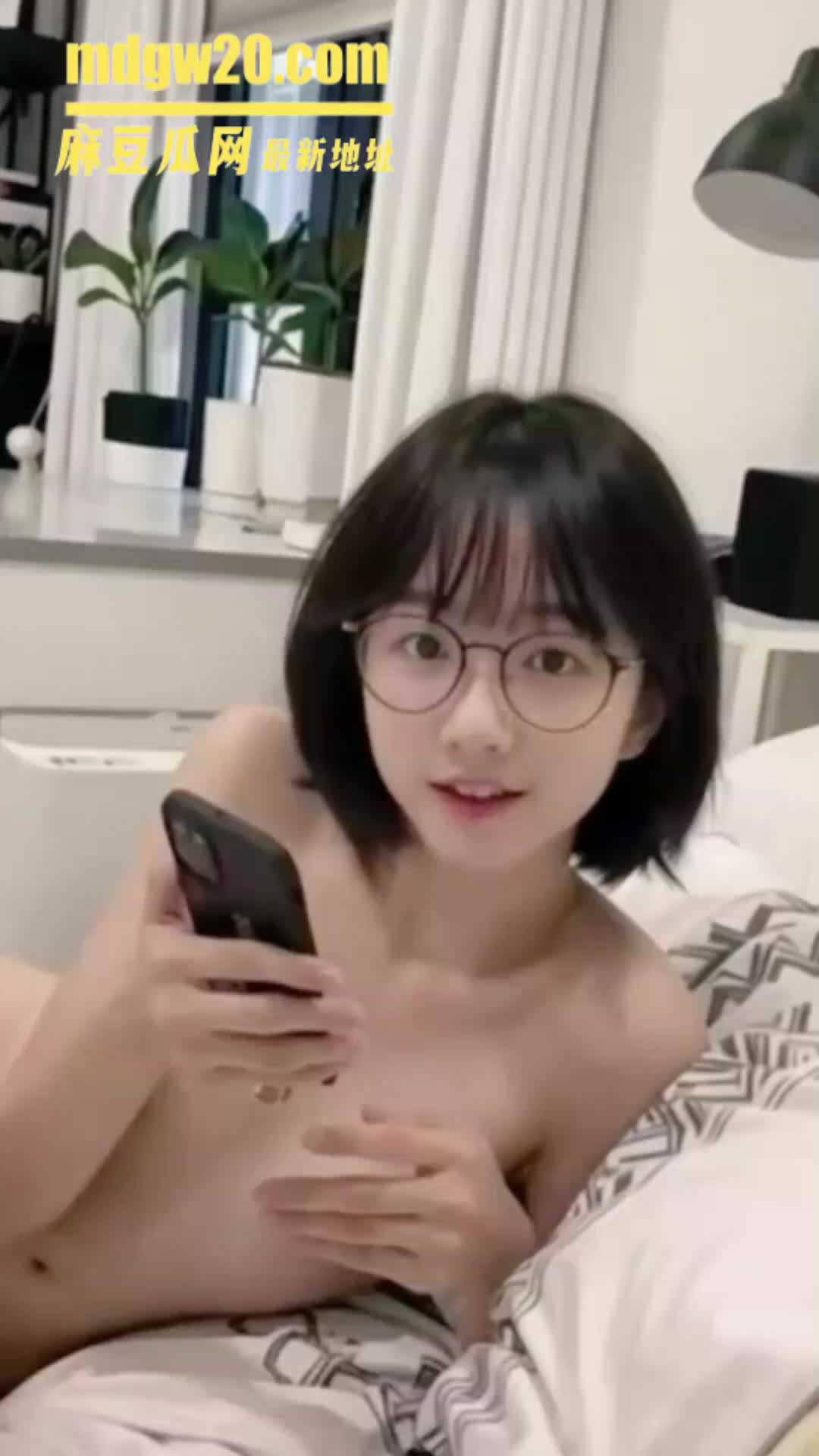 抖音网红 收手机的CC 被曝知三当三 浴袍私密照聊天记录流出 原配曝光后仍打电话挑衅 | 麻豆瓜网｜麻豆传媒旗下的免费成人吃瓜黑料网