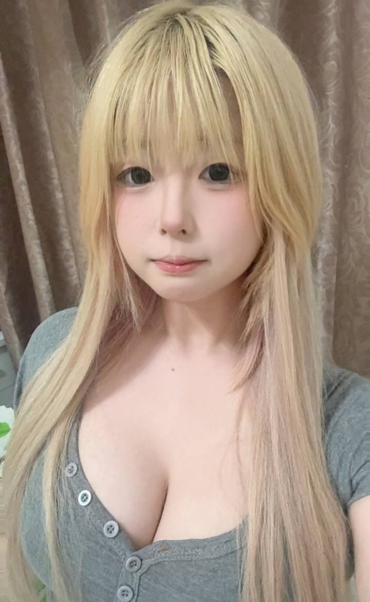 前凸后翘大奶安娜有公寓