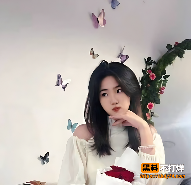 山东菏泽刘鑫雨私拍戴眼罩俯卧被男友后入3