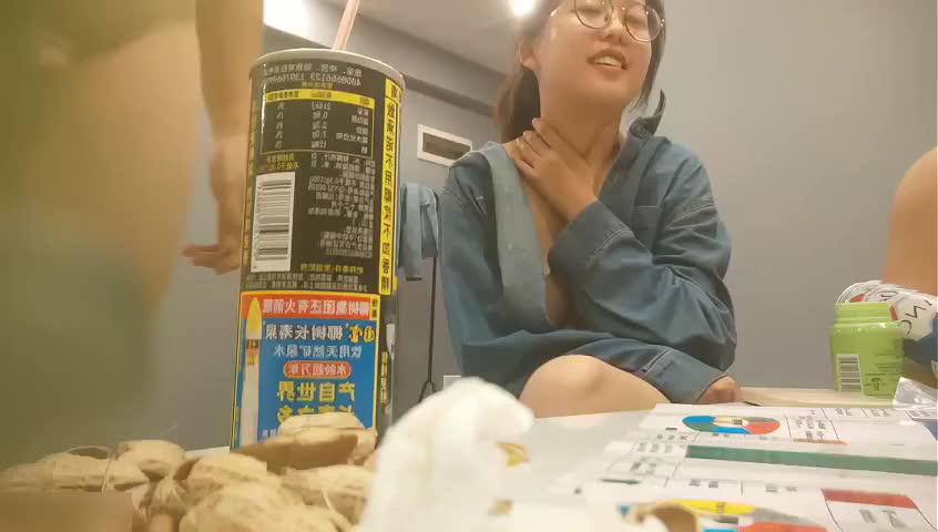 抖音热瓜年度盛宴眼镜妹 换妻淫乱现场她全场最骚 左拥右抱六人行把人间之乐直接拉满