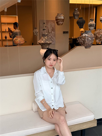 十八岁的婊子联系我