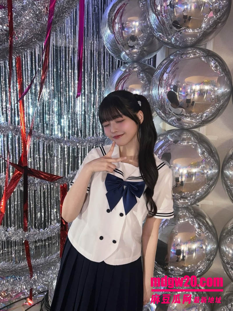 日本留学生秋田莉杏 与中国男友在酒店性爱自拍 双马尾被抓着后入打桩