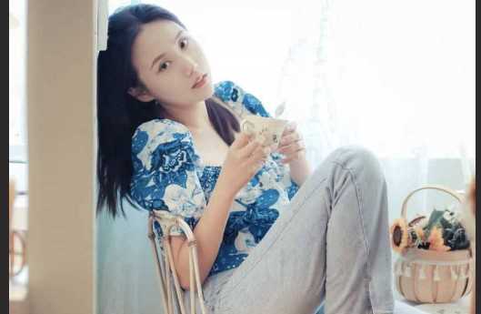 高颜值G奶女友的激情风骚性爱全纪录完美露脸 的封面