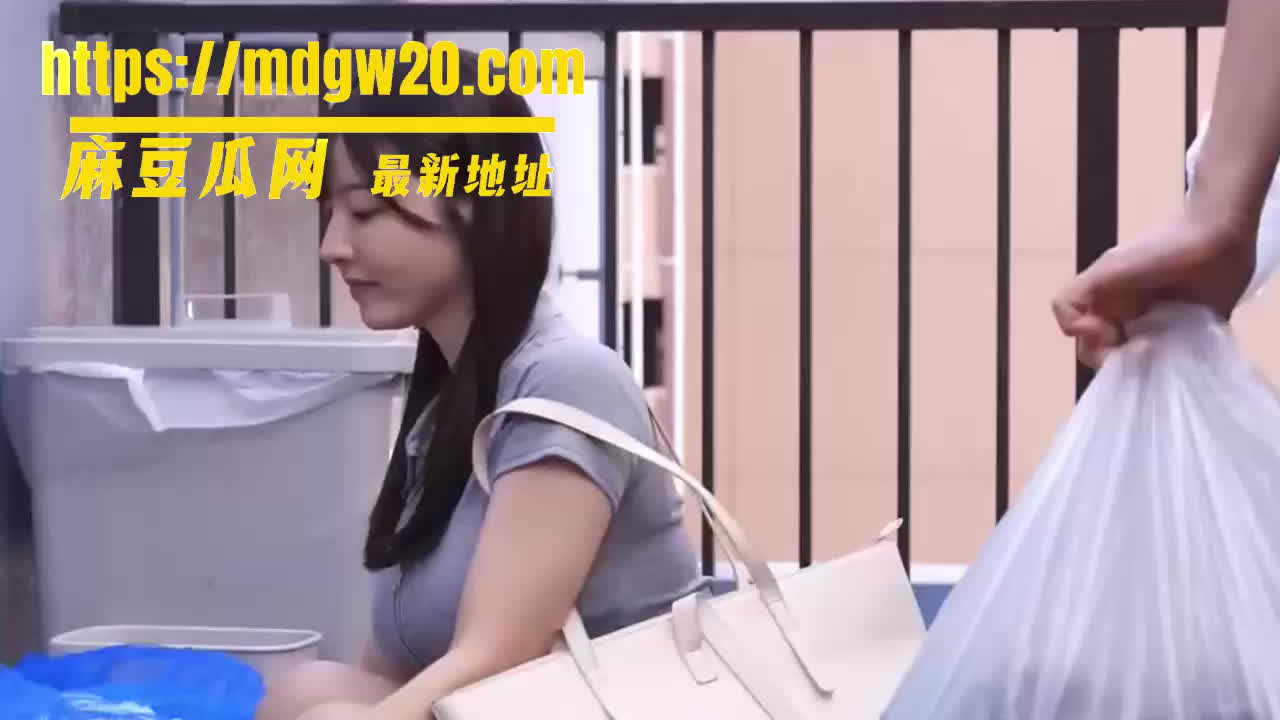 水果派解说日本AV 高颜值嫩妹 主动请求朋友给予高潮 暴露心底反差骚浪的一面 | 麻豆瓜网｜麻豆传媒旗下的免费成人吃瓜黑料网