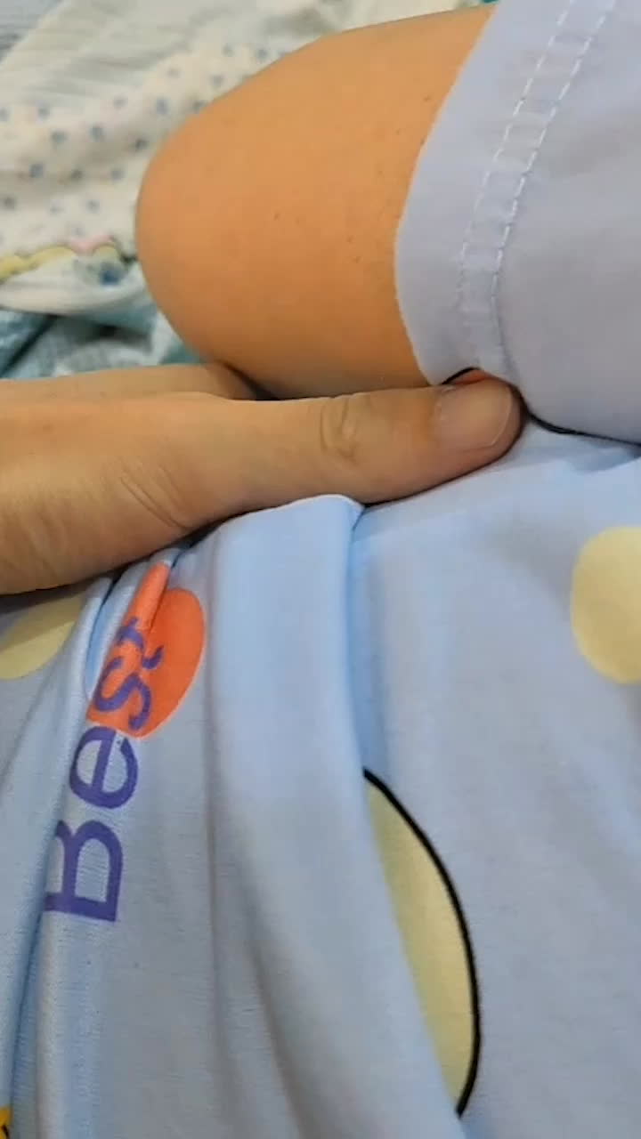 表弟在睡觉我和妈妈在房间激情内射 披风少年爱老妈26-30集 海角社区-黑料网