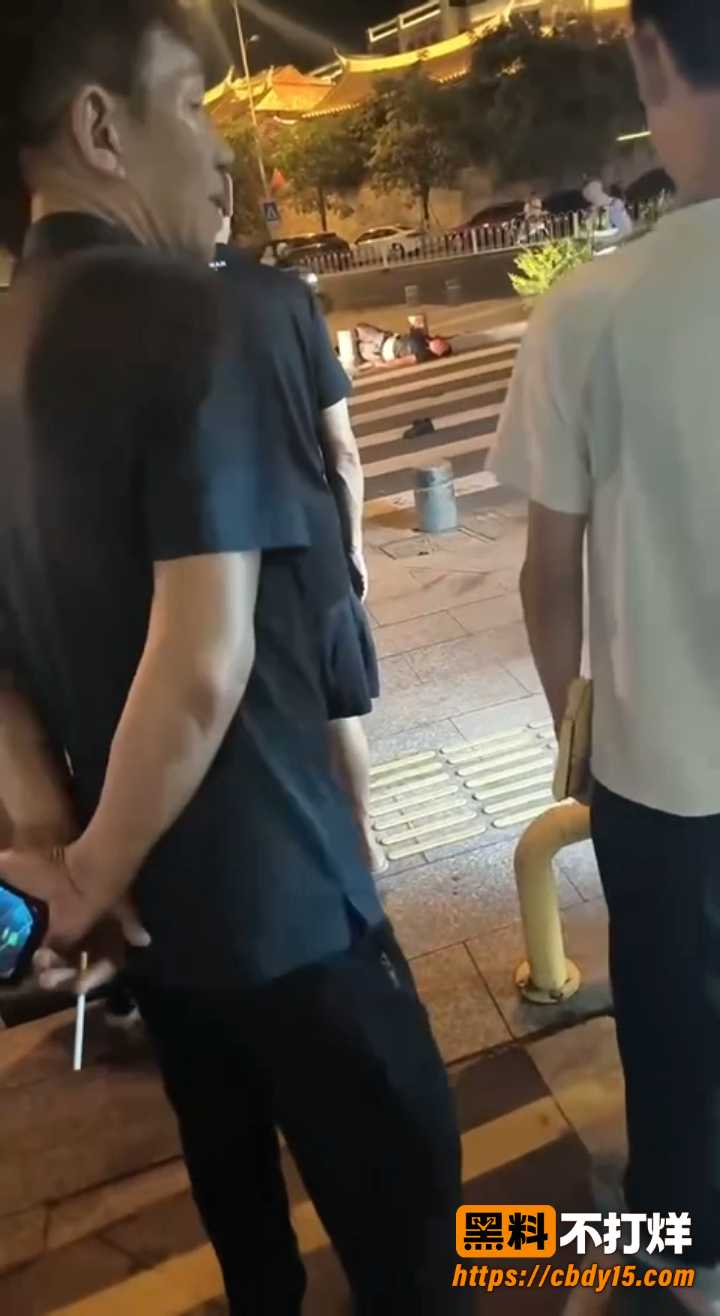 福建石狮八卦街醉汉驾车撞人后行凶 2 1