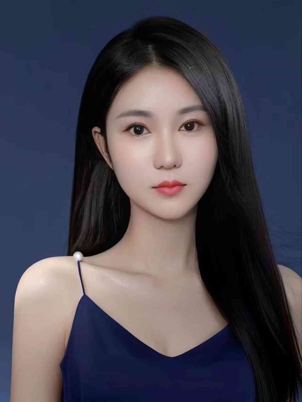 爆操馒头逼小炮架