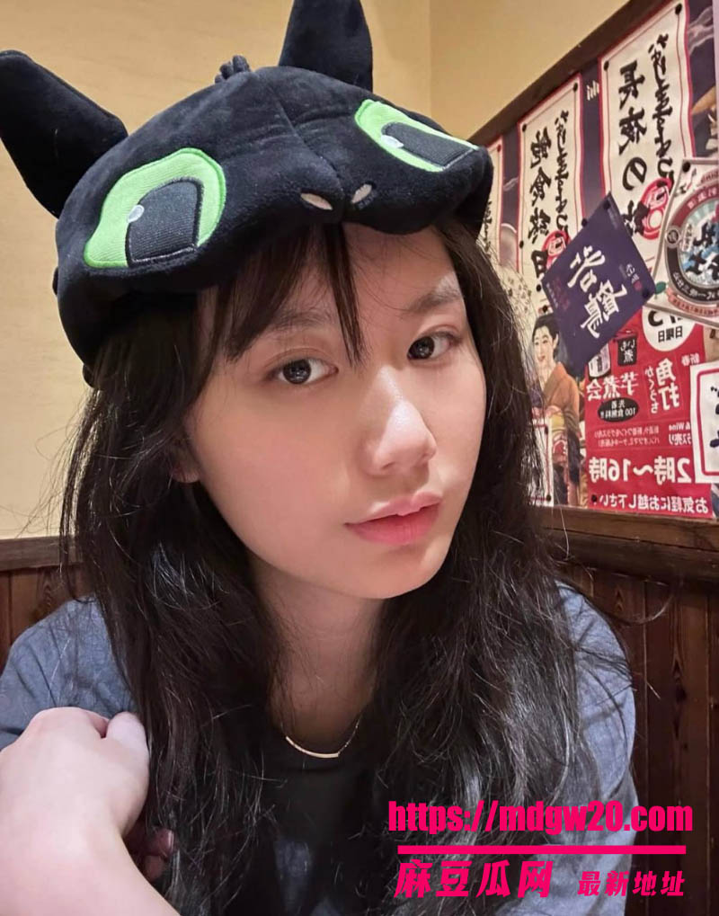 推特约炮大神独家曝光 酒店约操反差母狗大学生SkyeChoo 被多姿势爆操到直喘气