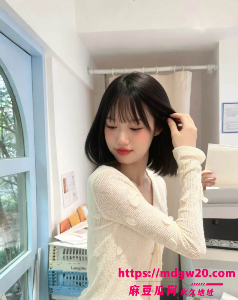 ST站色情女主播xinyu789最新福利 骨感身材的可爱萌妹 塞着跳蛋扭腰抖臀