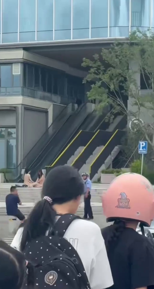 浙江宁波街头男女裸体9