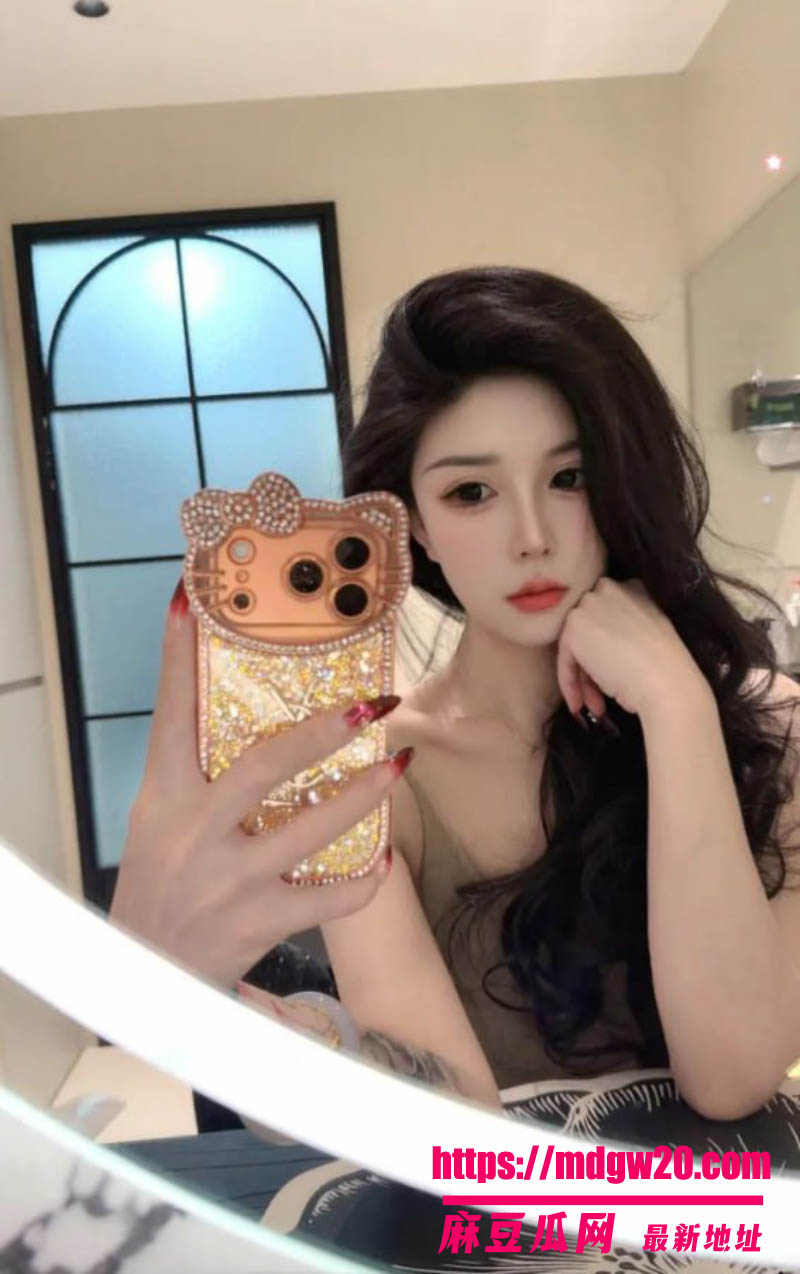 抖音吃播大胃袋良子 380斤族长人设彻底崩塌 被前女友安娜曝光下体像蚕蛹