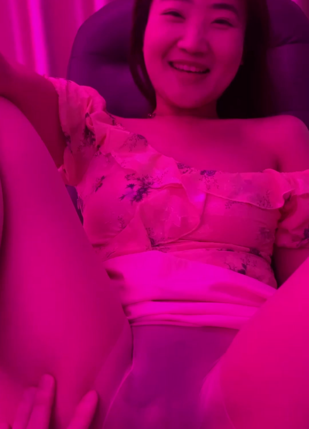 河北保定风骚少妇李梦月酒店约炮 老公满足不了出门偷吃 后入射肥臀上