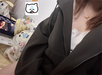 爸爸，爸爸，你可以一边操我一边咬着我的雷嘛👻