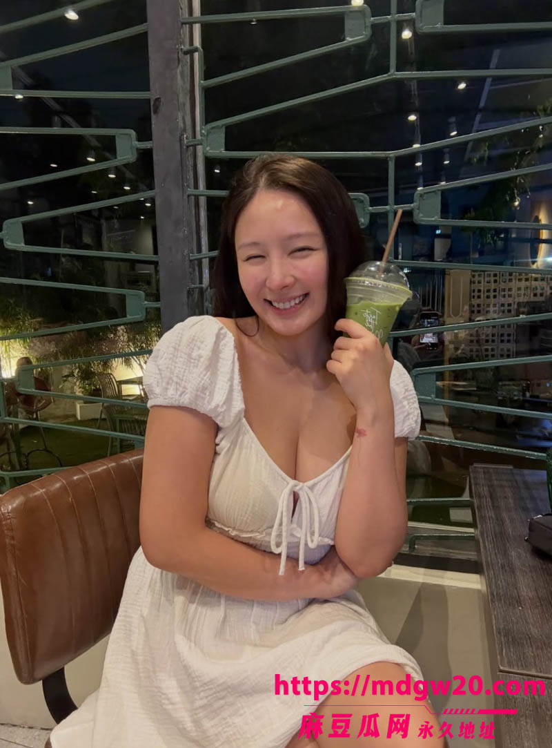 极品高颜值巨乳百万粉丝网红GreceCo 早期与金主在酒店自拍 露脸口交视频流出