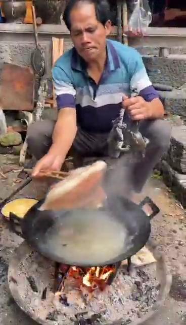 这不比五仁月饼红烧带皮牛蛙差吧 的封面