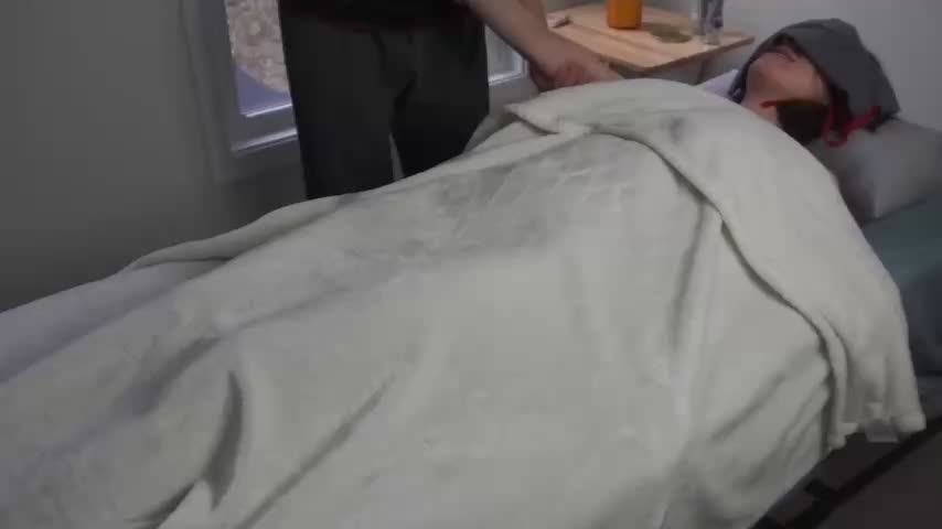 SPA按摩偷拍 精油涂满美腿 大鸡巴伺候娇喘不断 被内射灌满小穴 彻底放纵自己-黑料网