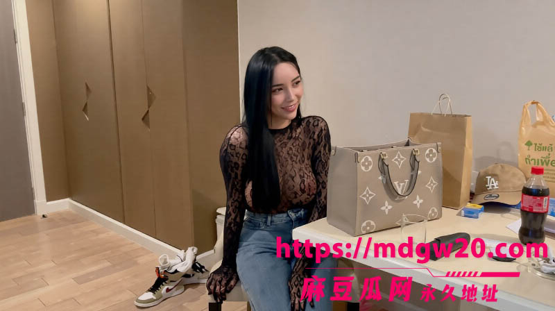 台湾原创走马探花大神恩凯Enkai 带你中出爆操 巨乳蜜桃臀马来西亚辣妹