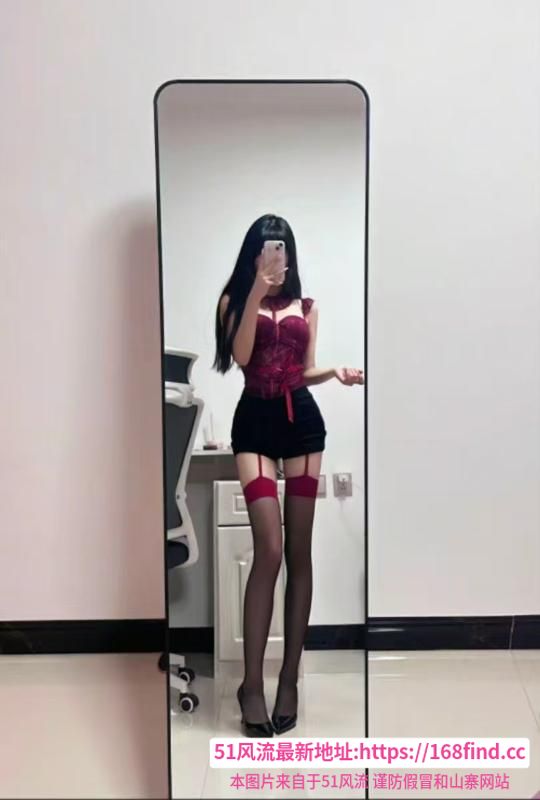 光谷大长腿风骚小姐姐