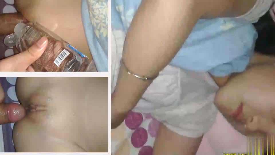 ③【乱伦】哥哥破处亲妹，插不进去用润滑剂 포스터