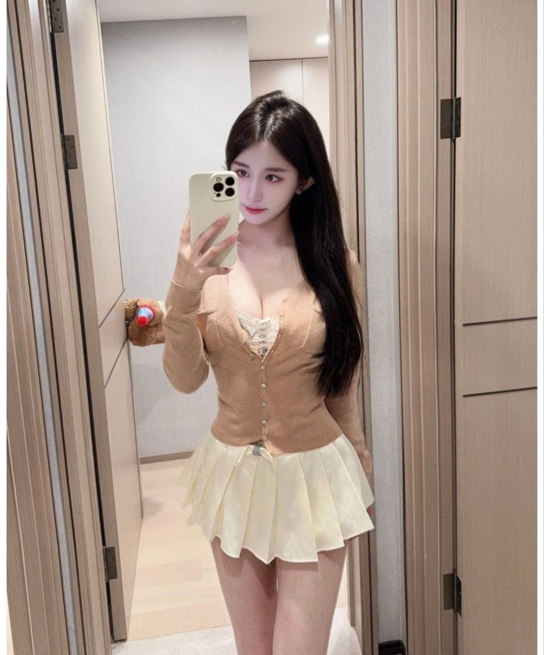 00后嫩妹/小骚妇兼职见人满意付