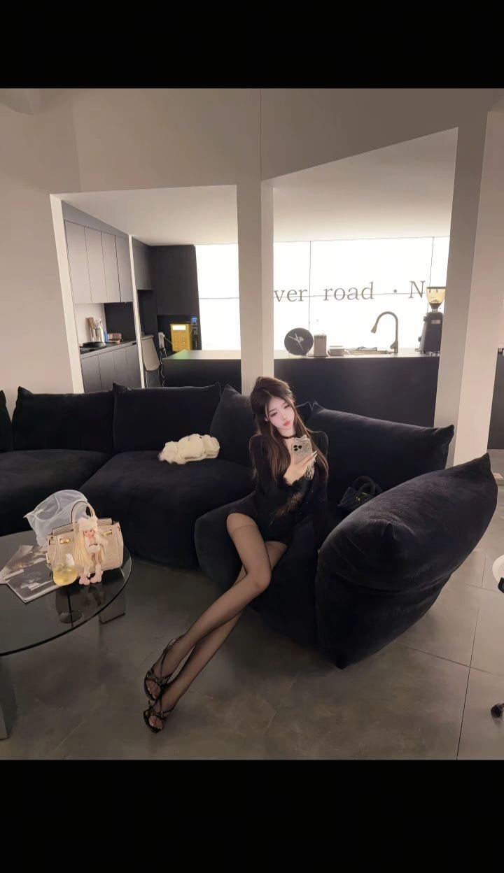 面付02一线天巨乳奶可内射