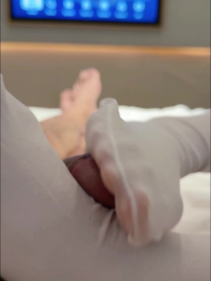 广西贵港甜妹韦运英遭前男友泄露性爱视频 白丝夹鸡巴喷到床单湿透