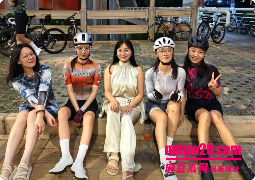 南宁骑行圈婚外情彻底翻车 已婚男与麦佳琪多次发情侣款骑行合照 花海同款抖音秀恩爱 原配发帖哭诉被背叛