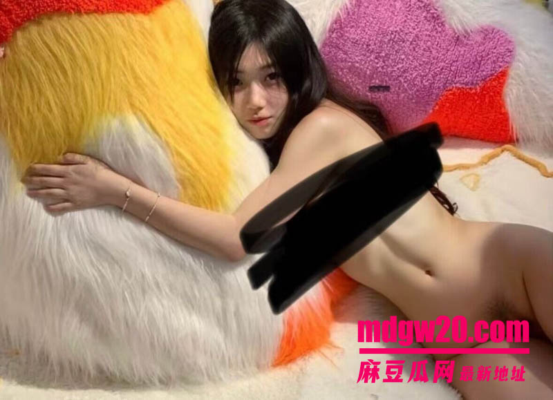 东北师范大学王涵小情侣露脸实拍 被按头深喉口交 黑丝在镜头下闪着光泽真实感拉满