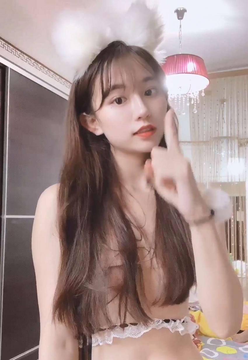 高颜值网红直播自慰