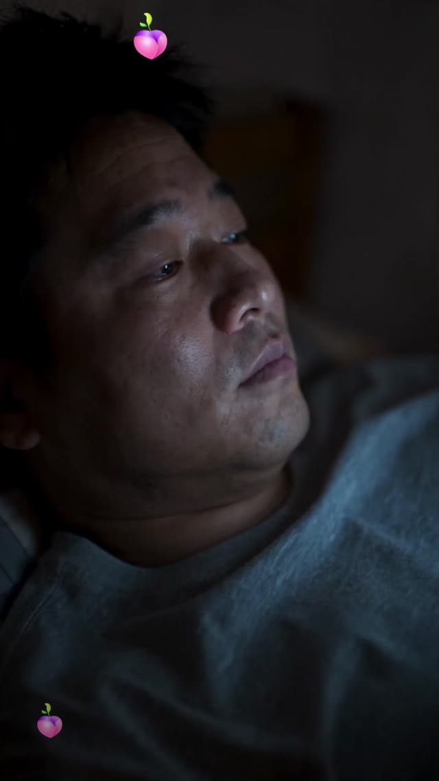 AI成人短剧 射了么外卖员 第1集 宅男变身男技师上门为网红主播提供肉欲服务 的封面
