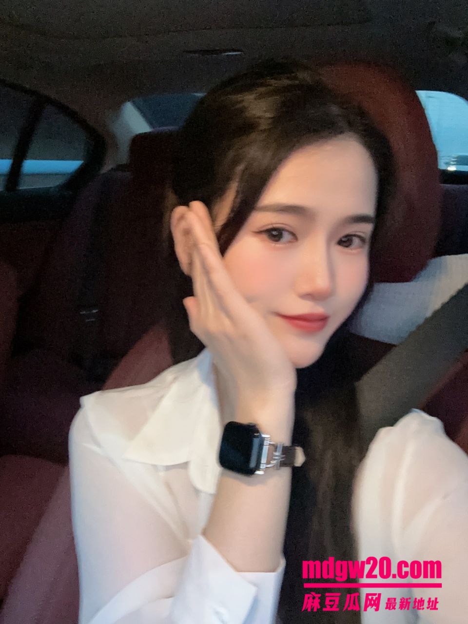 南宁骑行圈婚外情彻底翻车 已婚男与麦佳琪多次发情侣款骑行合照 花海同款抖音秀恩爱 原配发帖哭诉被背叛