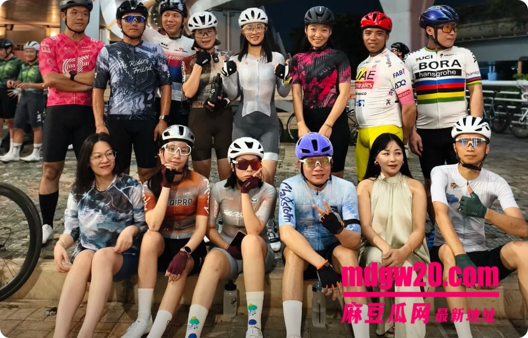 南宁骑行圈婚外情彻底翻车 已婚男与麦佳琪多次发情侣款骑行合照 花海同款抖音秀恩爱 原配发帖哭诉被背叛