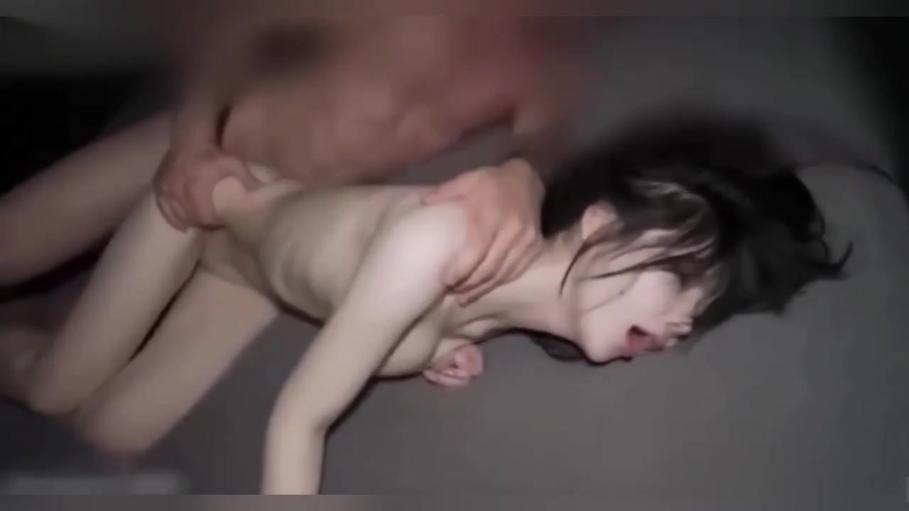 鞠婧祎早期被侵犯视频❓私生饭下药迷奸怒操蜜穴 双眼迷离享受抽插快感 兄弟们这合理吗